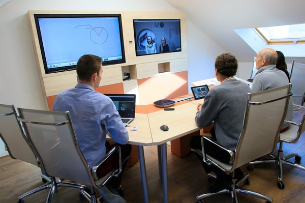 agencement salle de réunion collaborative ecran interactif ecran passif